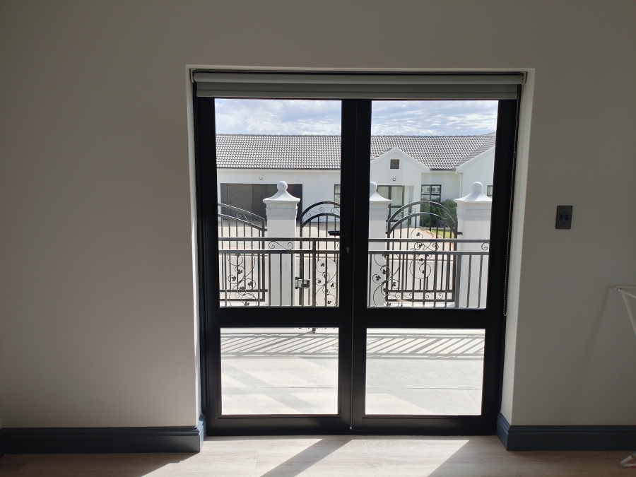 5 Bedroom Property for Sale in Tafelzicht Western Cape